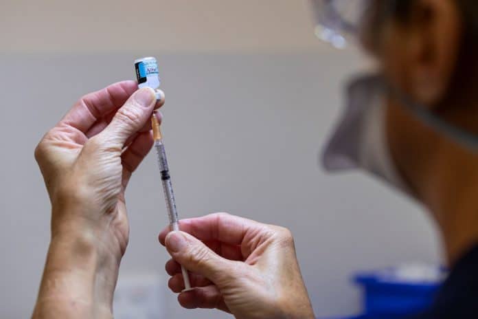 Queensland nurses mandatory vaccines union